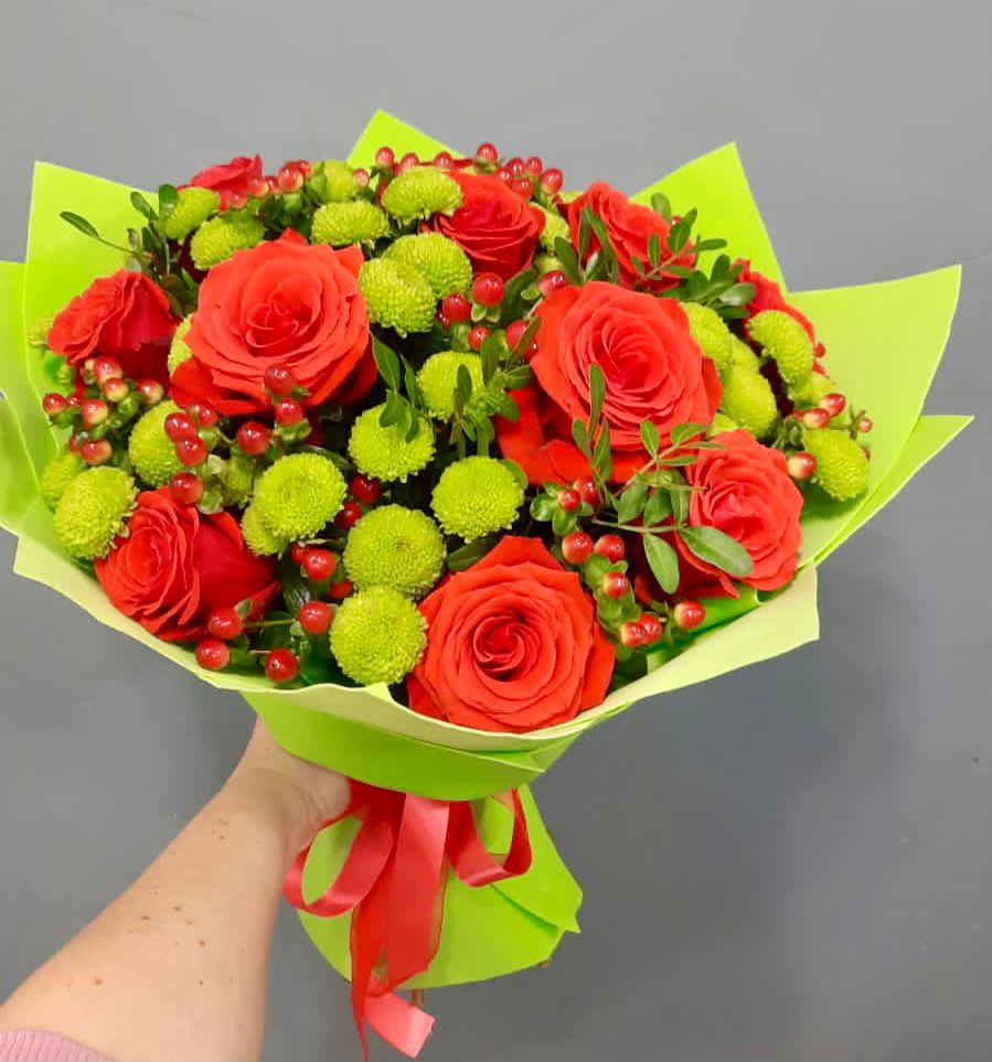 Букет цветов из: Хризантемы и Розы в Румянцево