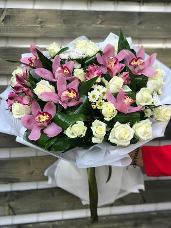 Букет цветов из: Розы и Хризантемы в Румянцево