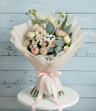 Букет цветов из:  Розы и Лизиантусы в Румянцево