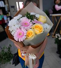 Букет цветов из:  Герберы, Розы и Хризантемы в Румянцево