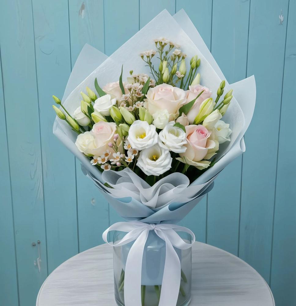 Букет цветов из: Розы и Лизиантусы в Румянцево