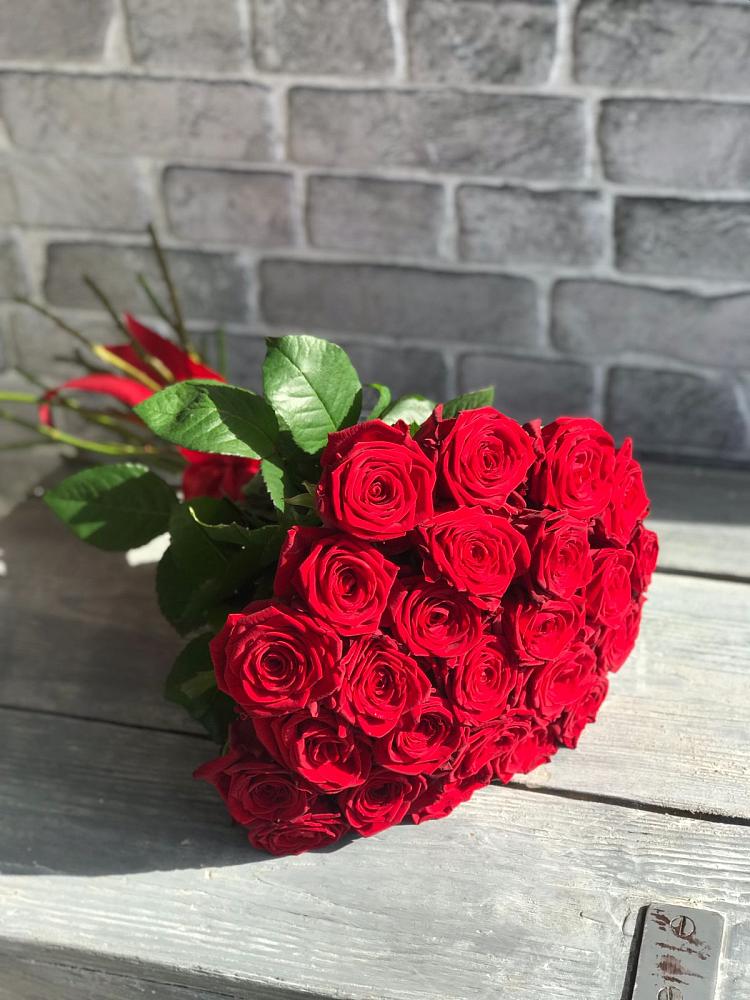 Букет Красные розы Фридом в Румянцево
