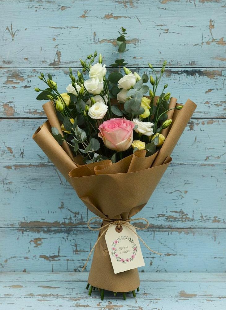 Букет цветов из: Розы и Лизиантусы в Румянцево