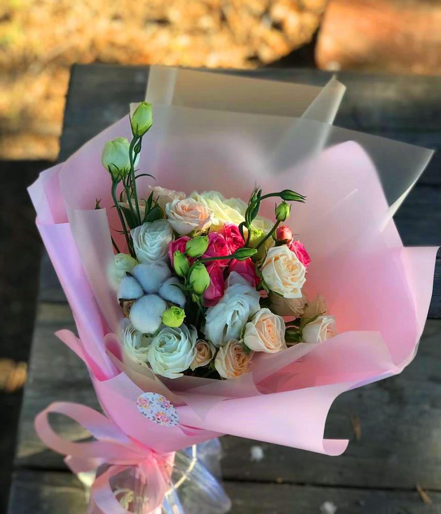 Букет цветов из: Розы и Лизиантусы в Румянцево