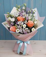 Букет цветов из:  Лизиантусы, Розы, Альстромерии и Гипсофила в Румянцево