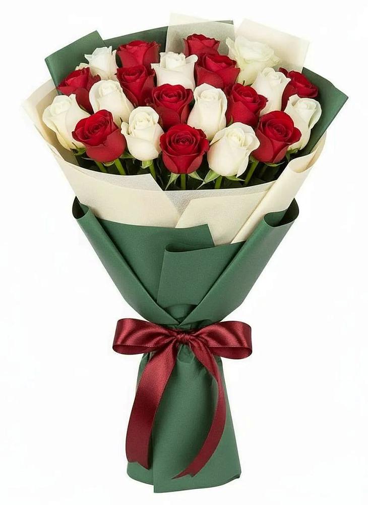 Букет Микс из красных и белых роз в Румянцево