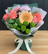 Букет цветов из:  Гвоздики, Розы, Герберы и Хризантемы #REPLACE_PRED# Румянцево