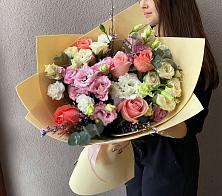 Букет цветов из:  Розы, Лизиантусы и Гвоздики #REPLACE_PRED# Румянцево