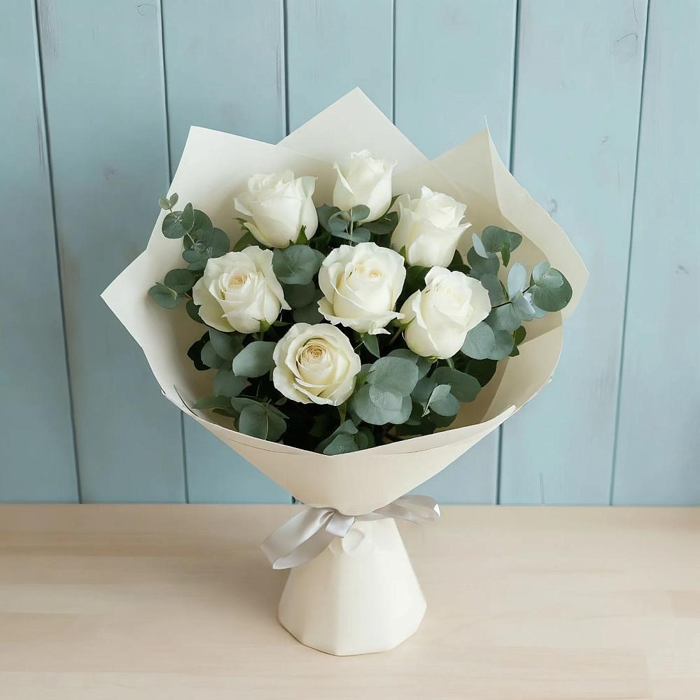 Букет Белые розы в Эвкалипте в Румянцево
