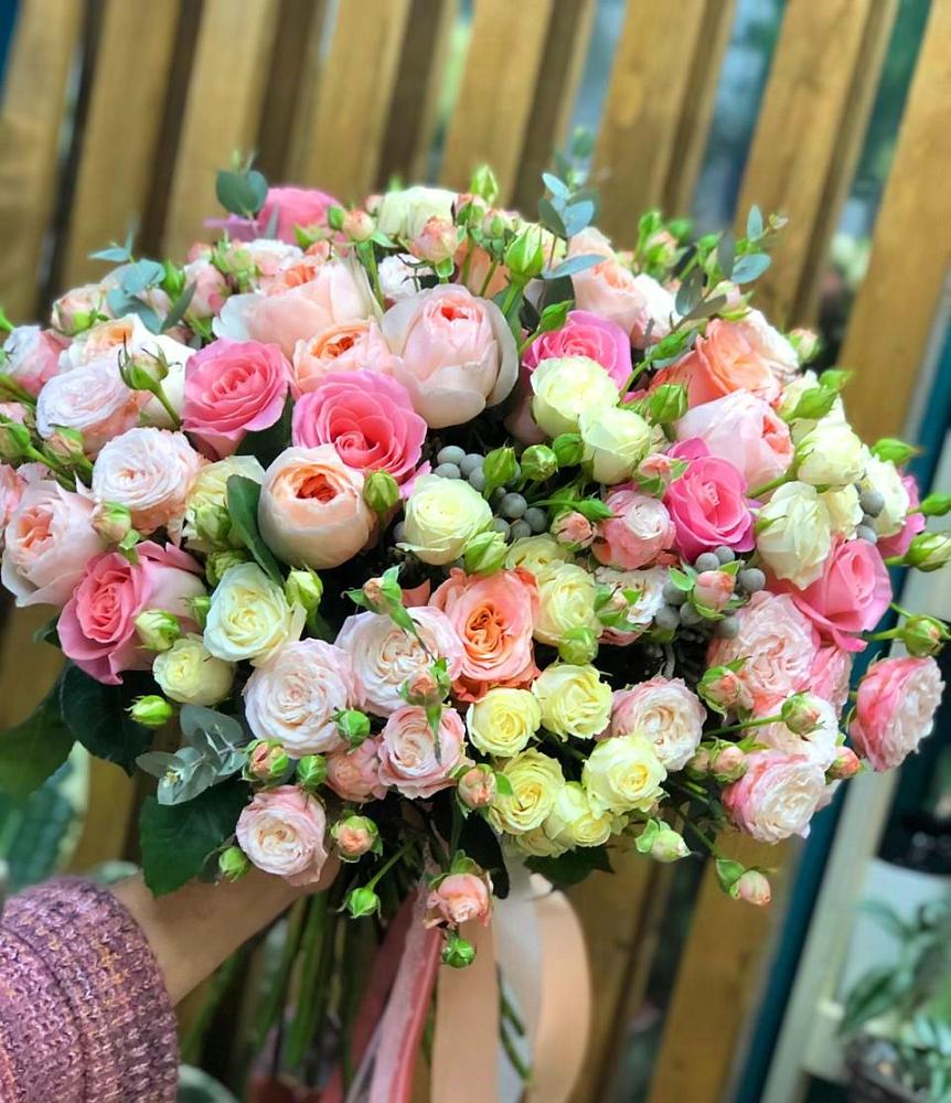 Букет цветов из: Розы в Румянцево