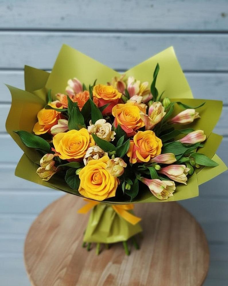 Букет цветов из: Альстромерии и Розы в Румянцево